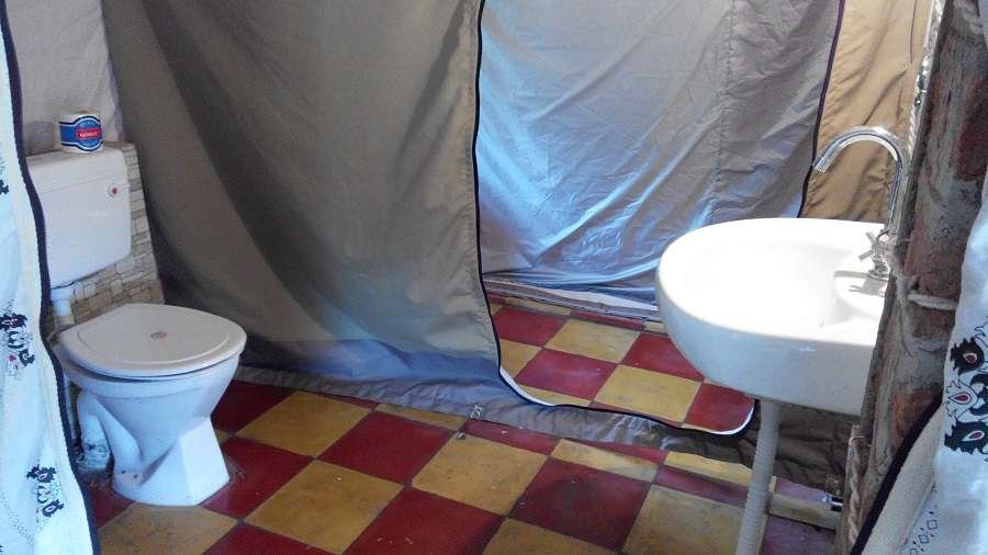 Bath_room_in_tent_301 Bath_room_in_tent_301